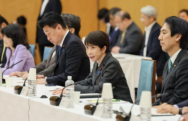 动容!凯恩获奖感言:没热刺我站不到这儿 奖杯送孔帕尼盼他早康复