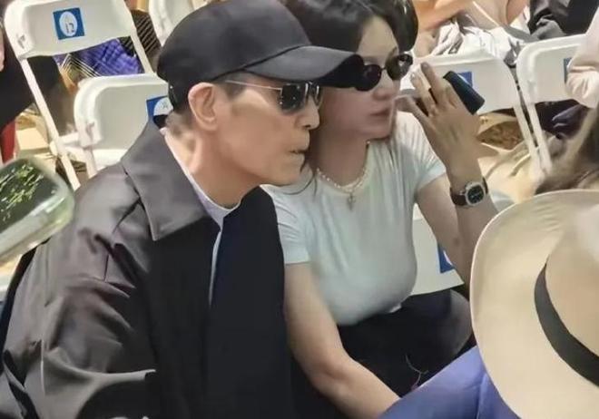 记者：切尔西仍在持续关注尤文边卫坎比亚索，球员想去巴萨